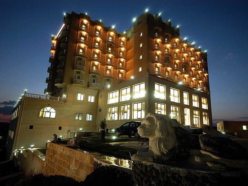 Yay Grand Hotel 马尔丁 外观 照片